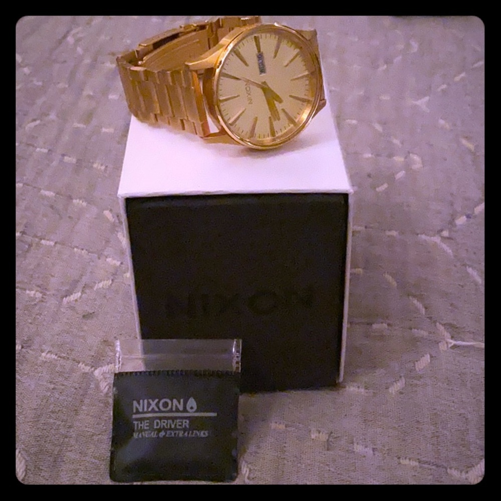 Nixon sentry SS gold